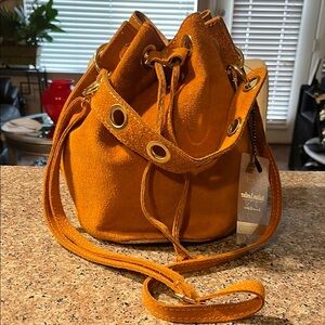 Suede Bucket Bag in Rich Tan… BORSE IN PELLE👜 Italy